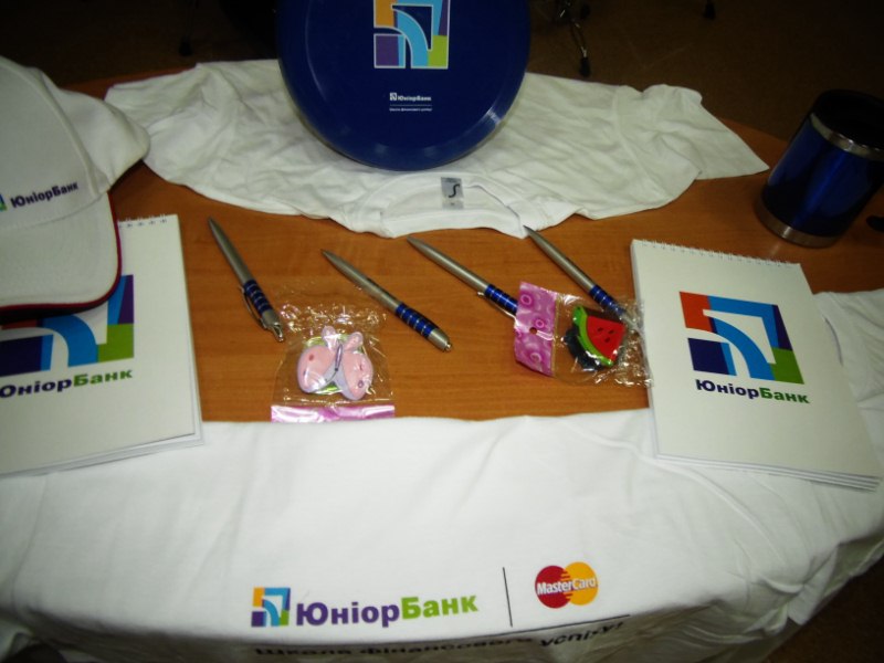 lunior bank 1